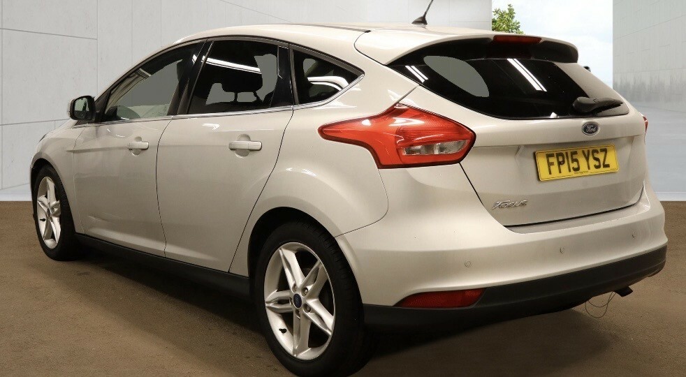 Ford Focus 1.6 Zetec Hatchback Powershift Euro 6 Silver #3