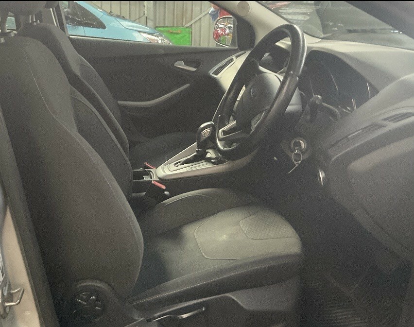Ford Focus 1.6 Zetec Hatchback Powershift Euro 6 Silver #6