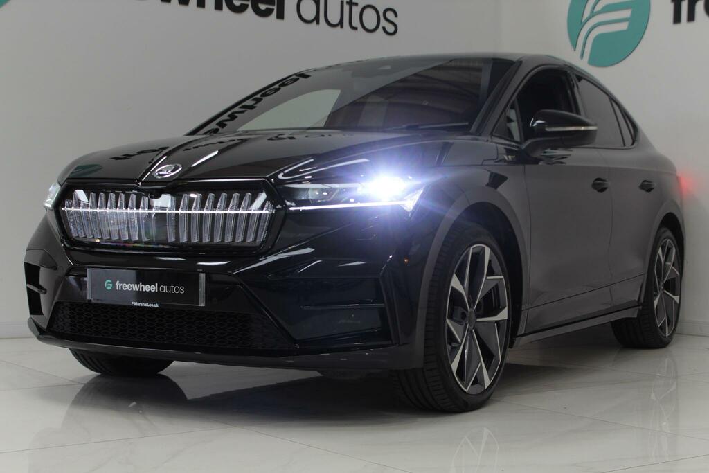 Skoda ENYAQ Vrs Black #4