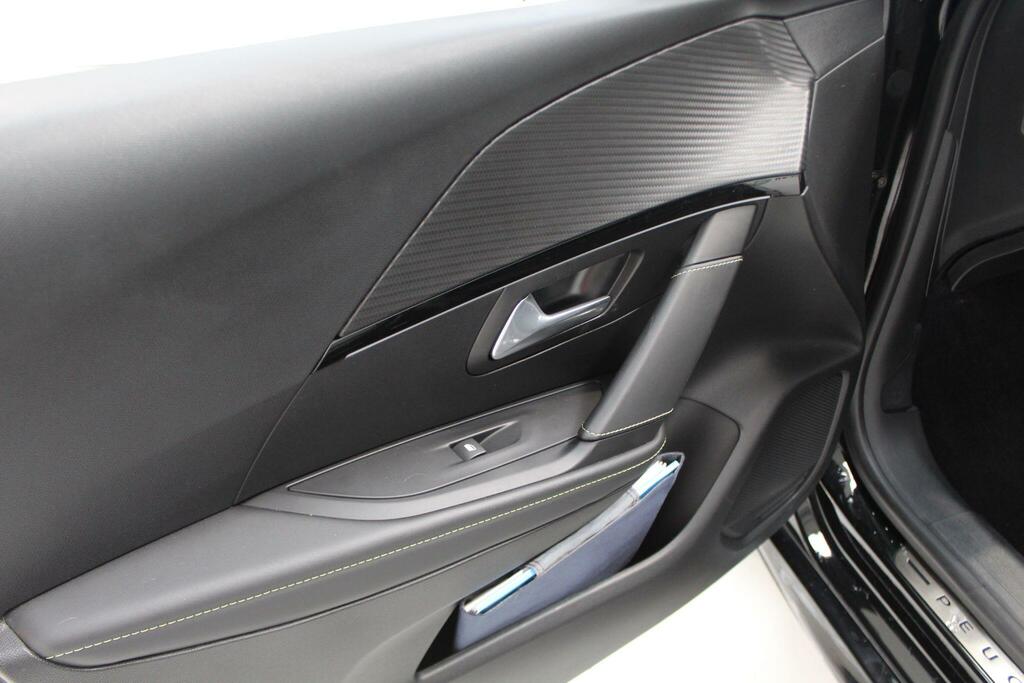 Peugeot e-208 50Kwh Gt Hatchback 136 Ps  #8