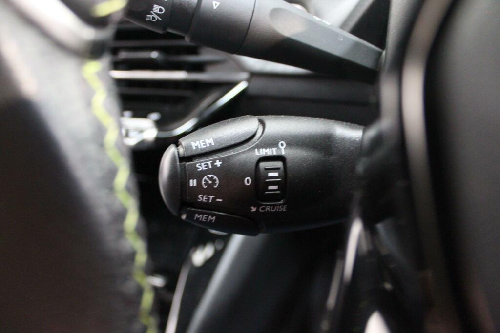 Peugeot e-208 50Kwh Gt Hatchback 136 Ps  #48