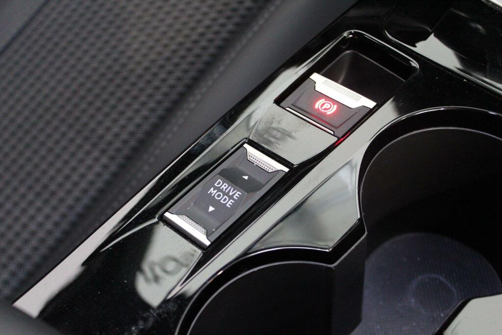 Peugeot e-208 50Kwh Gt Hatchback 136 Ps  #34