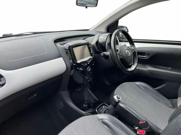 Toyota Aygo 1.0 Vvt-i X-pression X-wave Euro 5 Euro 5 White #5