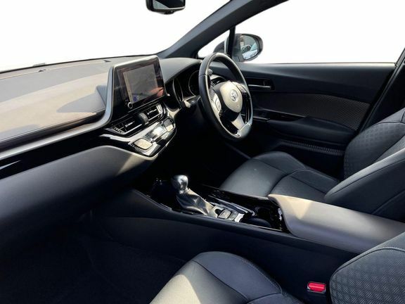 Toyota C-Hr Excel 1.8 White #4