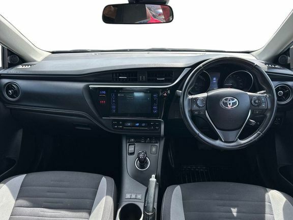 Toyota Auris Business Edition 1.8Cvt White #5