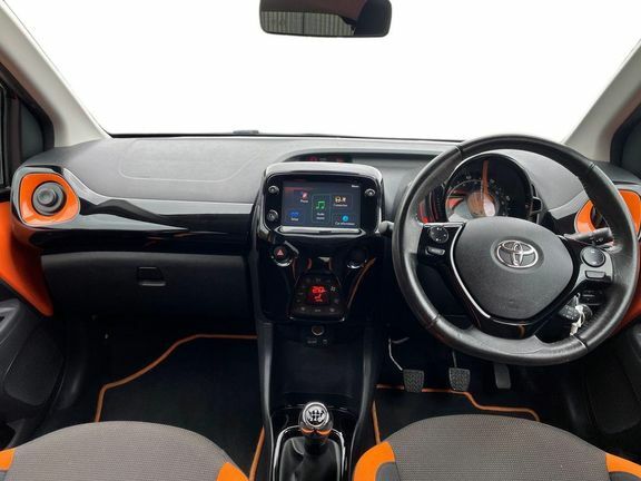 Toyota Aygo X X-trend Red #8