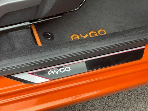 Toyota Aygo X X-trend Red #32
