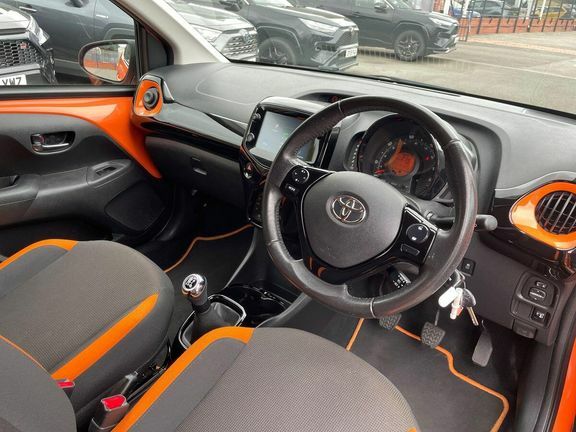 Toyota Aygo X X-trend Red #14