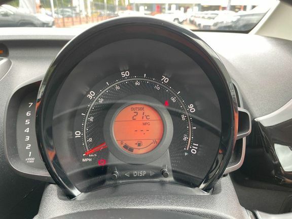 Toyota Aygo X X-trend Red #13