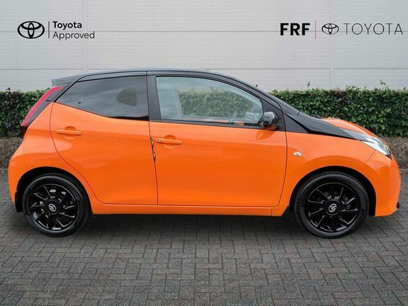 Toyota Aygo X X-trend Red #24