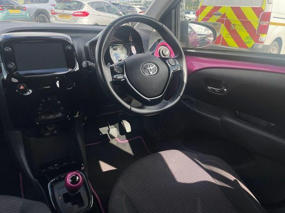 Toyota Aygo X Vvt-i X-cite X-shift Purple #30