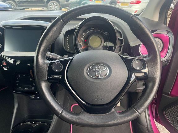 Toyota Aygo X Vvt-i X-cite X-shift Purple #11