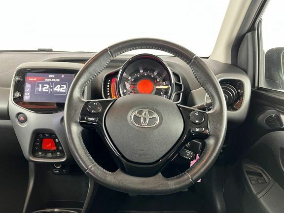 Toyota Aygo X X-trend White #9