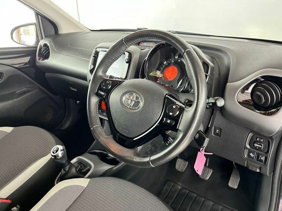 Toyota Aygo X X-trend White #14