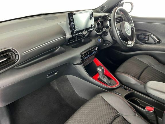 Toyota Yaris Yaris Launch Edition 1.5 Hybri  #5