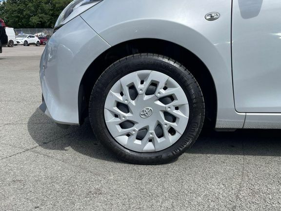 Toyota Aygo X X-trend White #27
