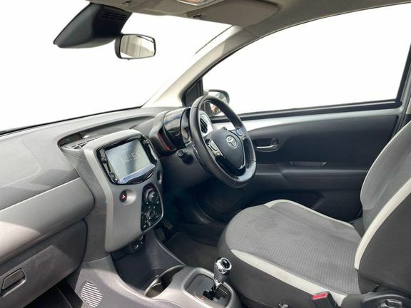 Toyota Aygo X X-play Tss Silver #5