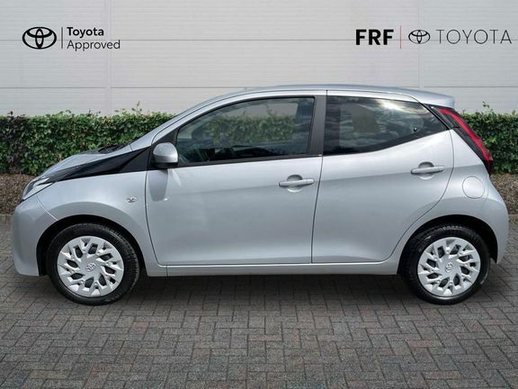 Toyota Aygo X X-trend White #26