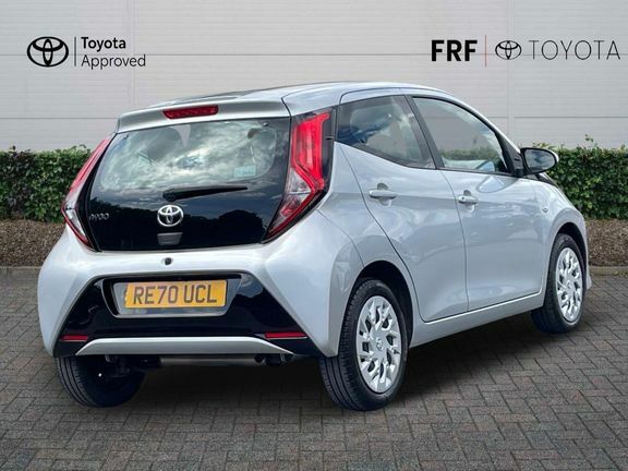 Toyota Aygo X X-play Tss Silver #2
