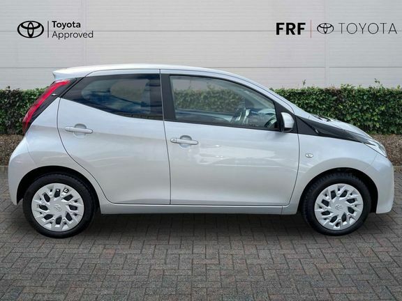 Toyota Aygo X X-trend White #25
