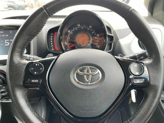 Toyota Aygo X X-trend White #12