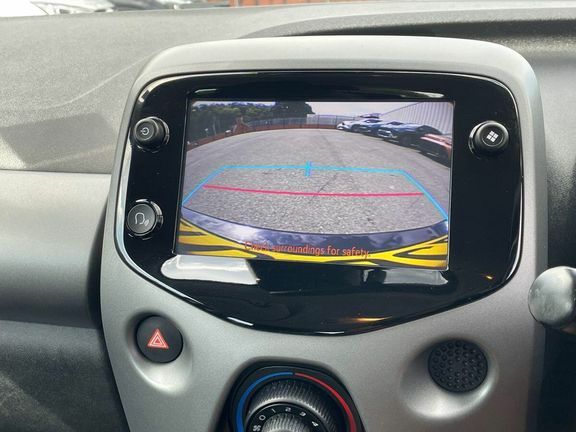 Toyota Aygo X X-trend White #19
