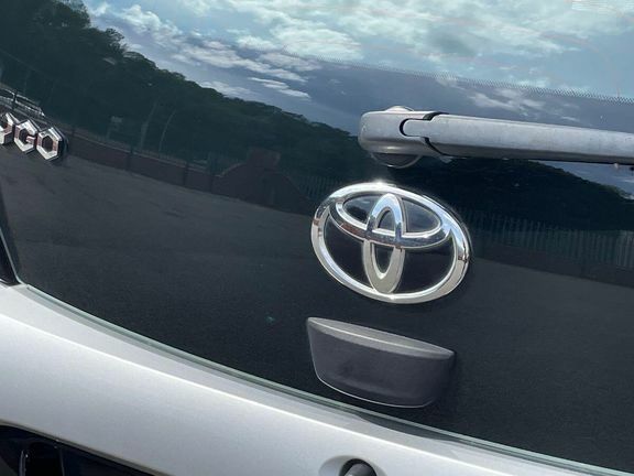 Toyota Aygo X X-trend White #40