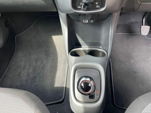 Toyota Aygo X X-trend White #21