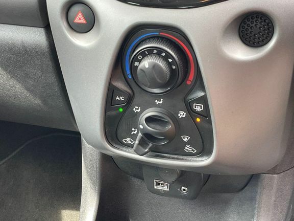 Toyota Aygo X X-trend White #20