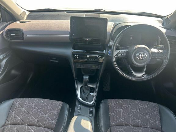 Toyota Yaris Cross Excel Fwd Pan Roof White #6