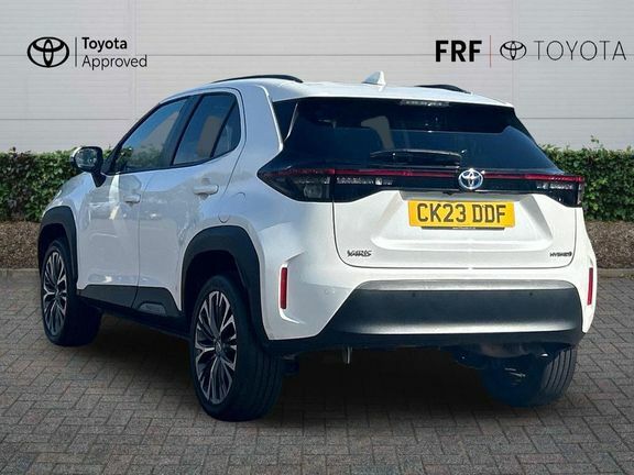 Toyota Yaris Cross Excel Fwd Pan Roof White #4