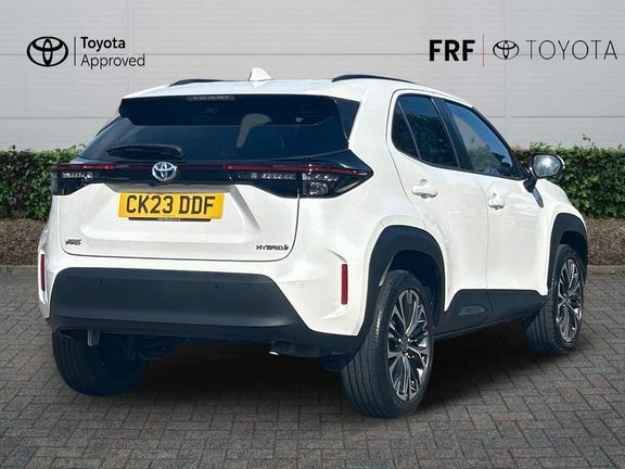 Toyota Yaris Cross Excel Fwd Pan Roof White #2