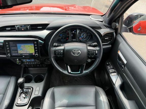 Toyota HILUX White #7