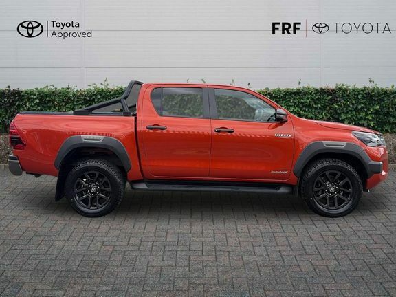 Toyota HILUX White #25