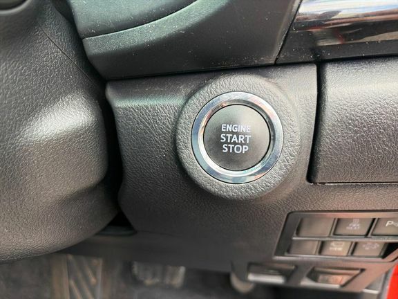 Toyota HILUX White #18