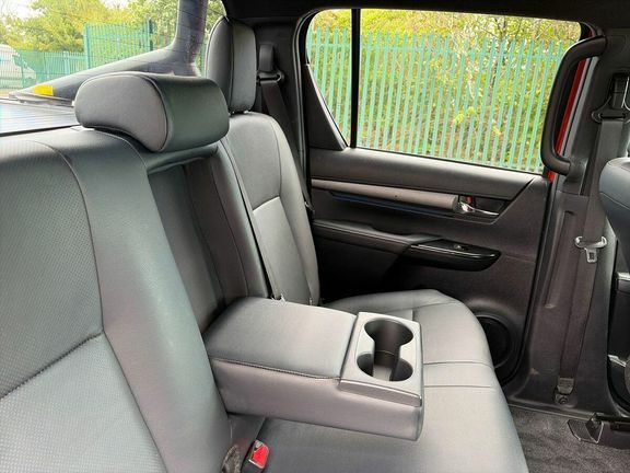 Toyota HILUX White #20