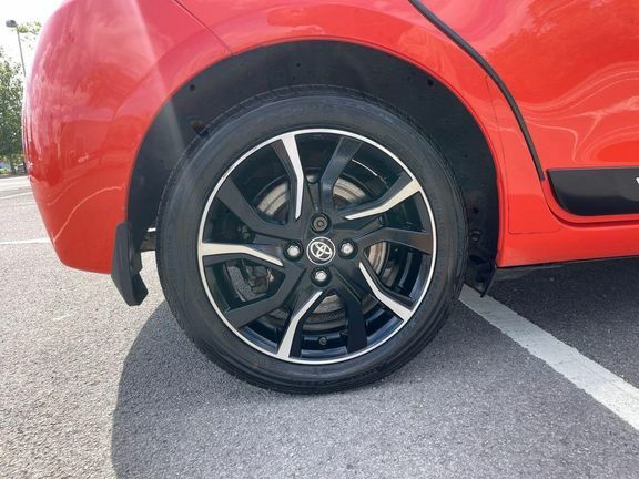 Toyota Yaris 1.33 Icon 5-Dr Red #27