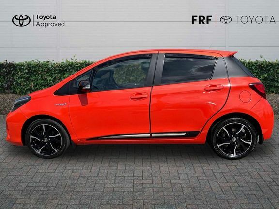 Toyota Yaris 1.33 Icon 5-Dr Red #26