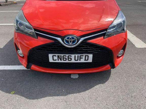 Toyota Yaris 1.33 Icon 5-Dr Red #22
