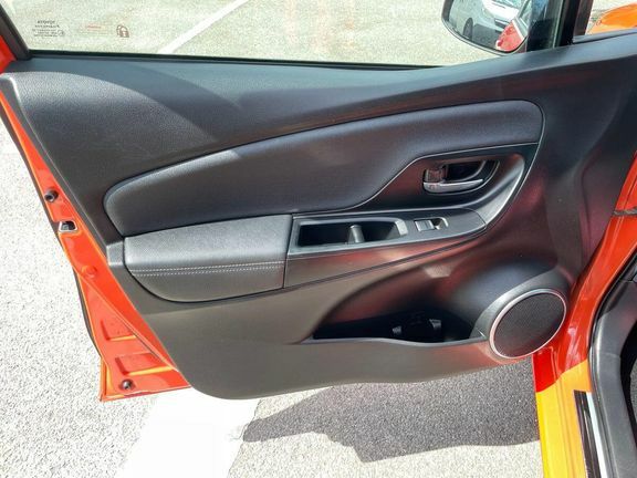 Toyota Yaris 1.33 Icon 5-Dr Red #35