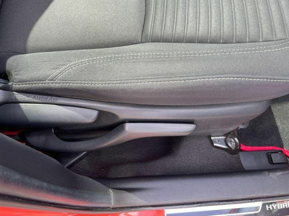 Toyota Yaris 1.33 Icon 5-Dr Red #39