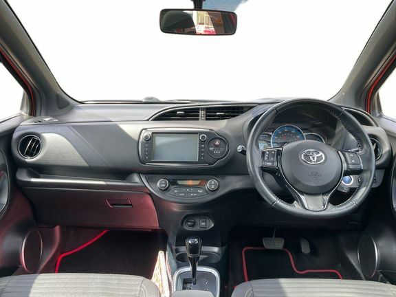 Toyota Yaris 1.33 Icon 5-Dr Red #8