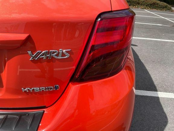 Toyota Yaris 1.33 Icon 5-Dr Red #33