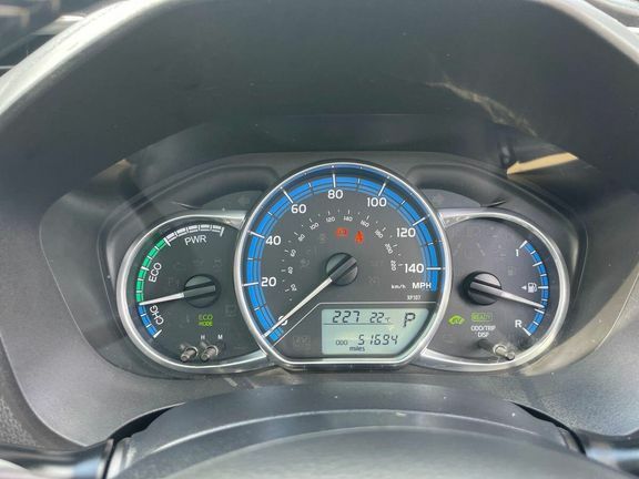 Toyota Yaris 1.33 Icon 5-Dr Red #13