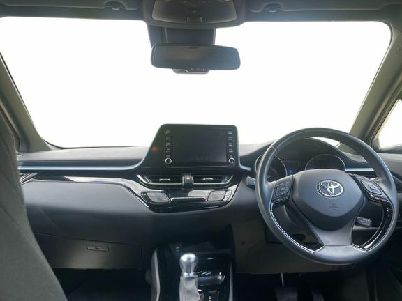 Toyota C-Hr Design 1.8 Red #6