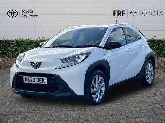 Toyota Aygo X Pure Manual White #3