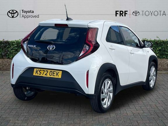 Toyota Aygo X Pure Manual White #2