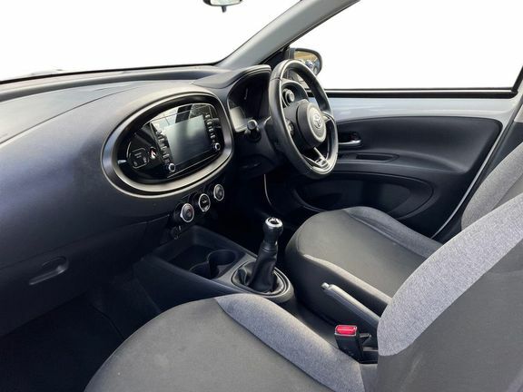 Toyota Aygo X Pure Manual White #5