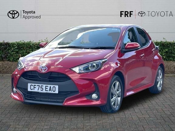 Toyota Yaris Icon  #3