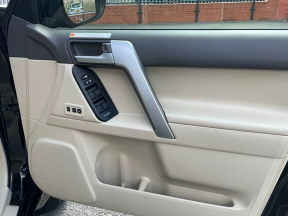 Toyota Land Cruiser 2.8 D-4d 204 Active 5 Seats Black #33